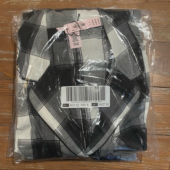 NEW VS Flannel Tie Sleep Romper - Picture 3 of 3